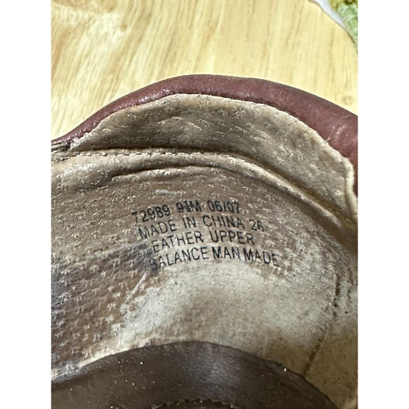 Clark Artisan Women's Side Zip Block Heel Booties Size 9.5 Leather Flawed - Picture 6 of 7